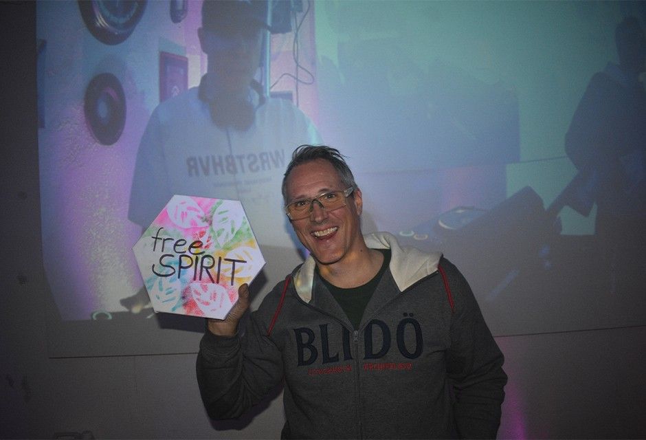 Straight Vision   WL 81